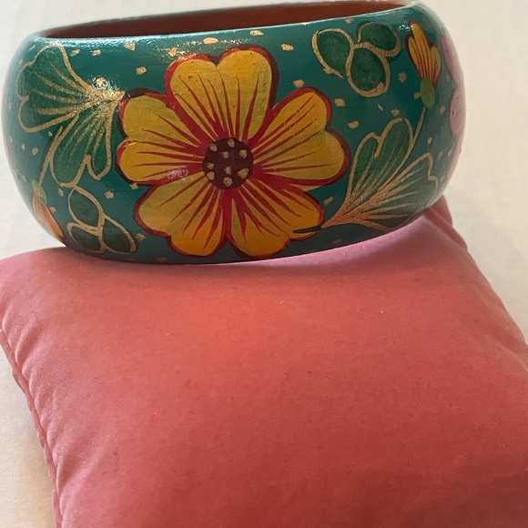 Vintage Cuff bracelet - Picture 9 of 9